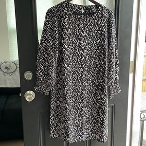 EUC Ann Taylor navy with pink and white for detail with long sleeves size 12